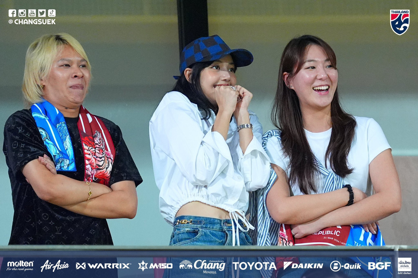 Biểu cảm của Lisa trước những tình huống bóng trong trận đấu giữa Thái Lan – Hàn Quốc.