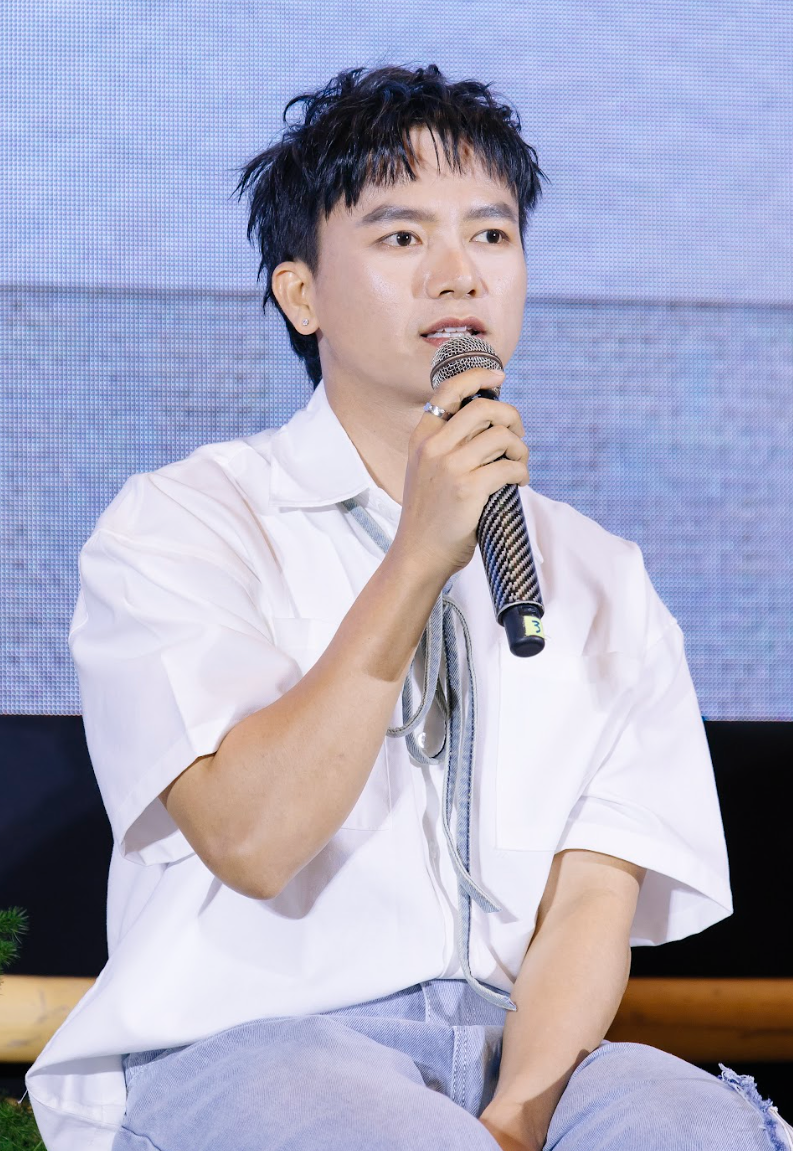 4 nam nghệ sĩ từ chương trình Anh trai vượt ngàn chông gai là thành viên chính của Gia đình Haha.