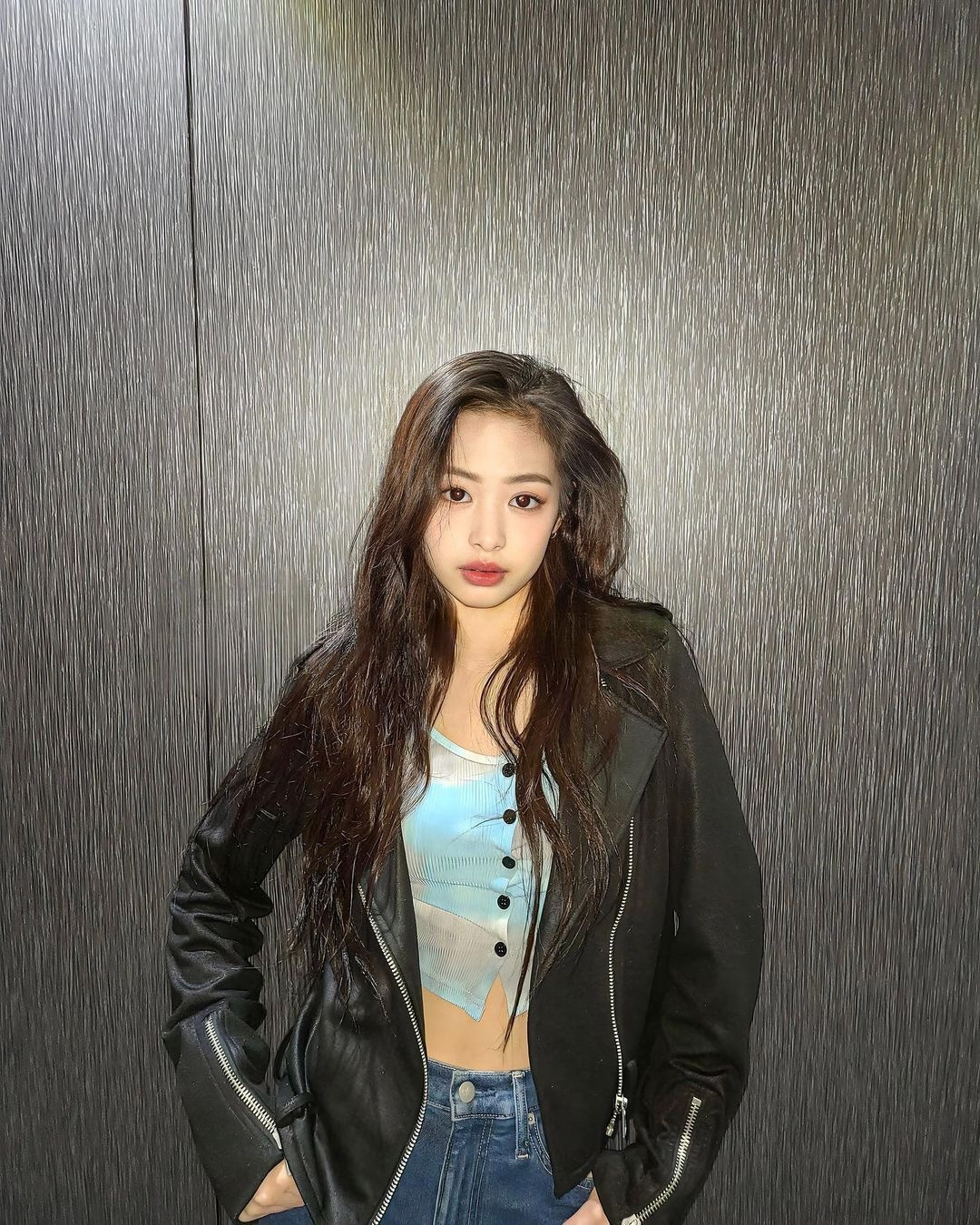 Ahyeon được cho là thành viên hot nhất và tài năng của Baby Monster trước thềm ra mắt. Cô còn được mệnh danh là &quot;Jennie thứ hai&quot;.