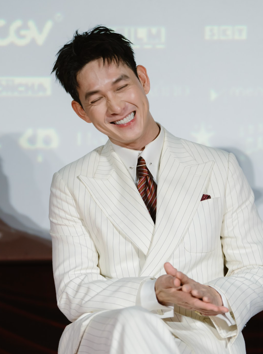 Song Luân phủ nhận chuyện giành vai công tử Bạc Liêu như lời đồn. Song Luân phủ nhận chuyện giành vai công tử Bạc Liêu như lời đồn.