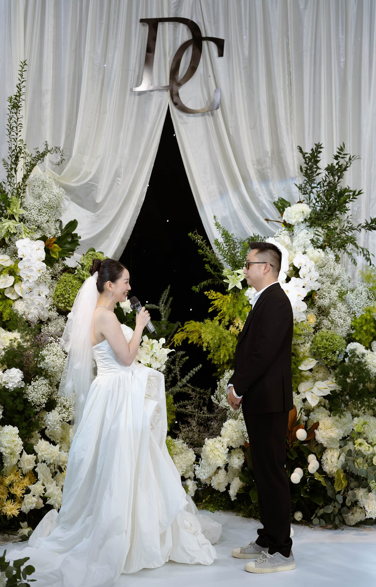 MC Quỳnh Chi lấy chồng ở tuổi 38.