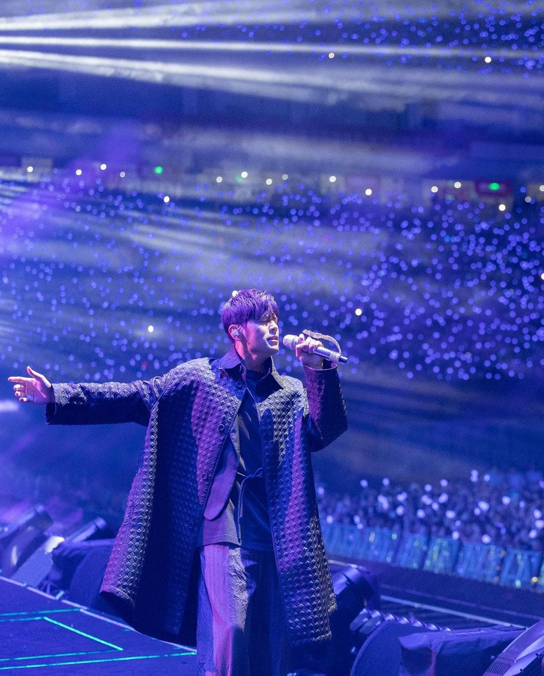 Những buổi hòa nhạc kín khán giả của "ông hoàng nhạc pop châu Á". Những buổi hòa nhạc kín khán giả của "ông hoàng nhạc pop châu Á".