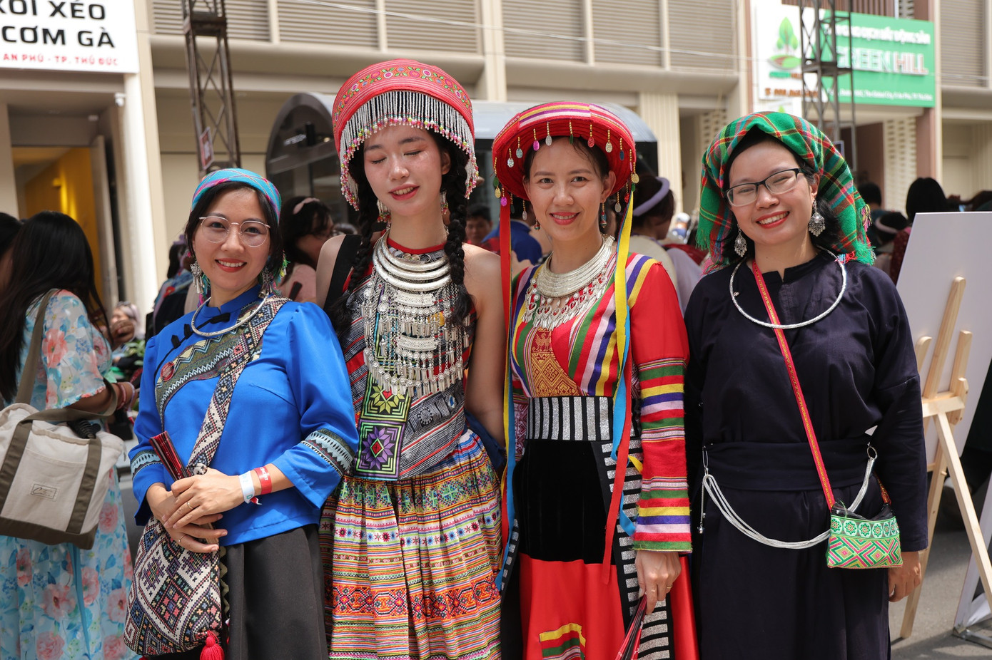 BTC lên tiếng và gửi lời xin lỗi: &quot;Trong quá trình vận hành, vì số lượng người tham gia xác lập kỷ lục trên con đường Guinness vượt mức mong đợi nên không thể tránh khỏi những sơ sót, chúng tôi xin gửi lời xin lỗi chân thành đến mọi người vì những bất tiện đã xảy ra&quot;.