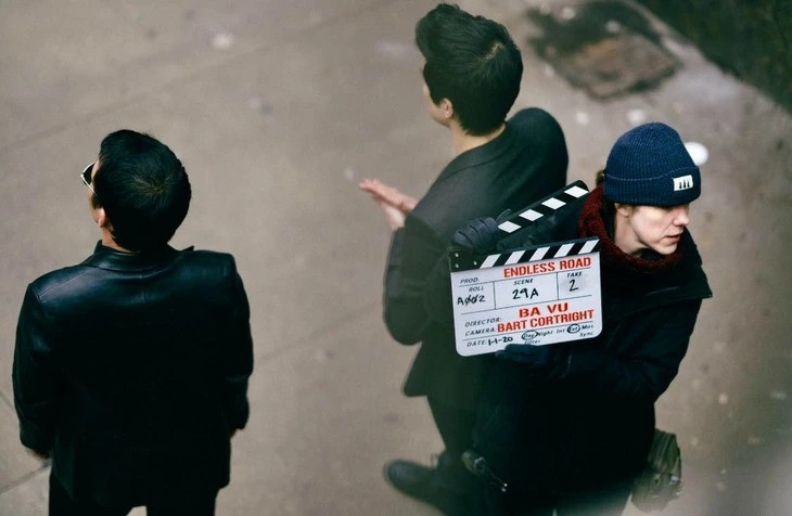 Đạo diễn Bá Vũ nói anh bị loại sốc khỏi phim của Trần Bảo Sơn. Dự án Con đường vô tận từng được quay dưới cái tên Bá Vũ.