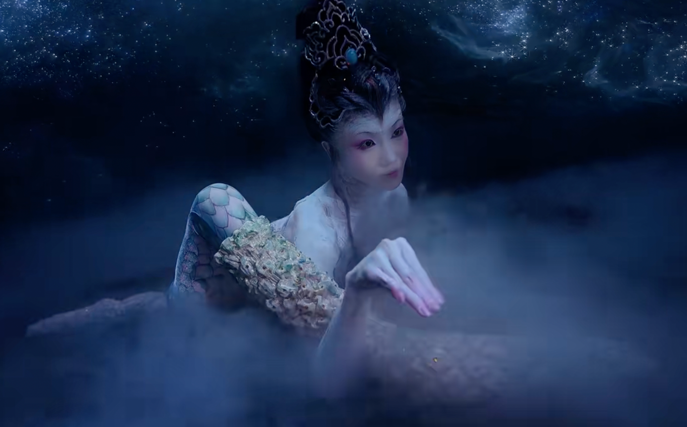 Hình ảnh trong tiết mục dài 9 phút của Xà lai vận chuyển gây tranh cãi.