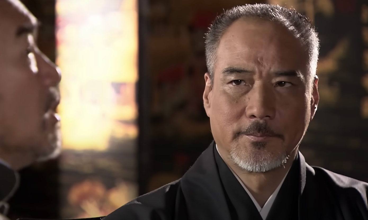 Từ Thiếu Cường trong phim Tinh võ Trần Chân vai phản diện người Nhật Sato. Từ Thiếu Cường trong phim Tinh võ Trần Chân vai phản diện người Nhật Sato.