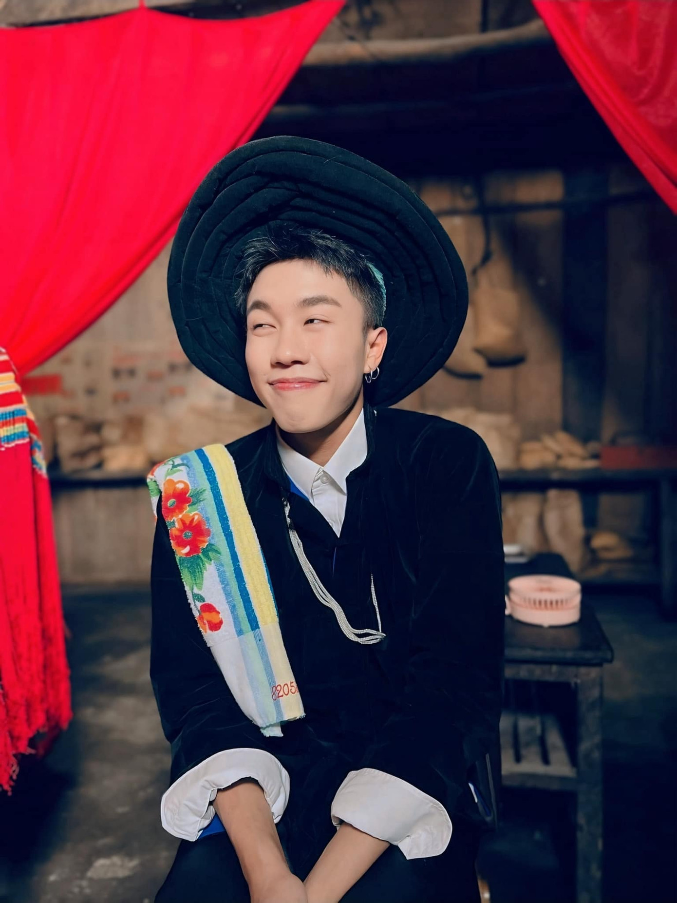 Đi giữa trời rực rỡ quy tụ dàn diễn viên trẻ, Thu Hà và Long Vũ lần đầu đóng chính phim truyền hình giờ vàng.