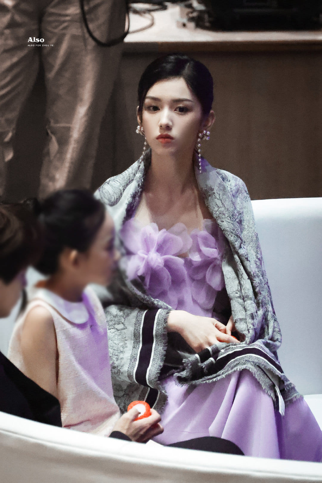 Tạo hình Châu Dã tại đêm hội điện ảnh Douyin tối 14/6. Ảnh: Weibo.