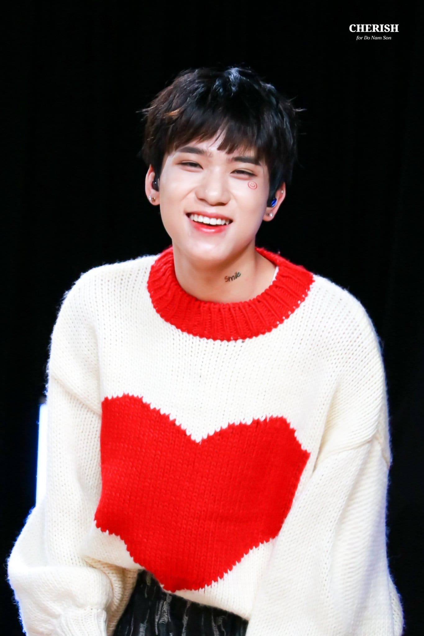 Đặng Hồng Hải và Đỗ Nam Sơn đều đã ký hợp đồng với công ty Kpop. Đặng Hồng Hải và Đỗ Nam Sơn đều đã ký hợp đồng với công ty Kpop.