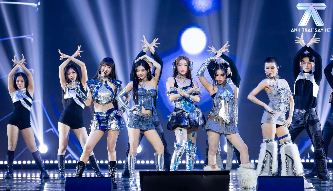 Các Em xinh say hi "nhá hàng", hứa hẹn mùa hè 2025 rực rỡ. Các Em xinh say hi "nhá hàng", hứa hẹn mùa hè 2025 rực rỡ.