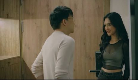 Nữ diễn viên cân nhắc những set đồ hợp với vai "tiểu tam". Nữ diễn viên cân nhắc những set đồ hợp với vai "tiểu tam".