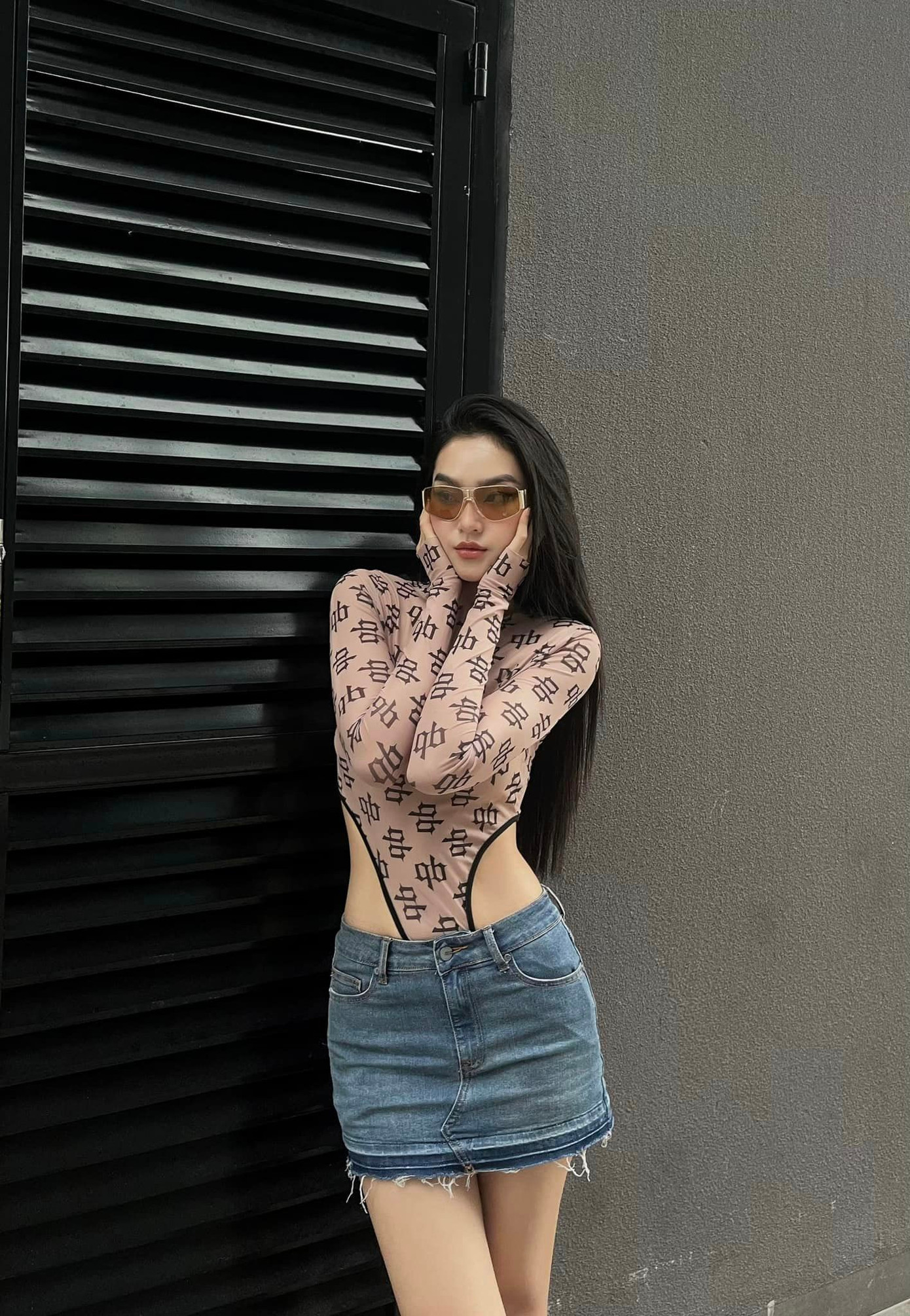 Trên trang cá nhân, Cù Thị Trà hút gần 200.000 người theo dõi trên hai nền tảng Facebook và TikTok. Trên trang cá nhân, Cù Thị Trà hút gần 200.000 người theo dõi trên hai nền tảng Facebook và TikTok.