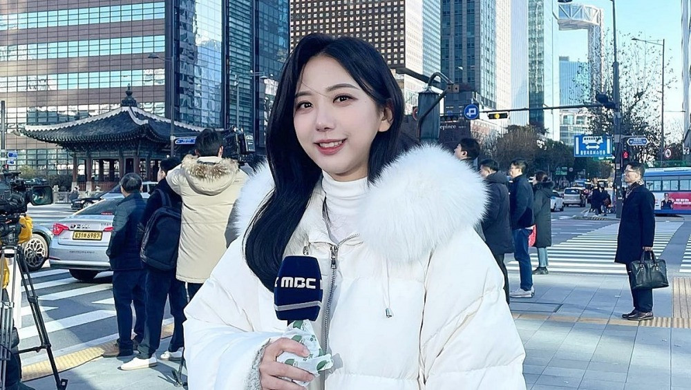 MC thời tiết Oh Yoanna tự tử hồi tháng 9/2024, để lại di thư cho biết cô bị đồng nghiệp bắt nạt. MC thời tiết Oh Yoanna tự tử hồi tháng 9/2024, để lại di thư cho biết cô bị đồng nghiệp bắt nạt.