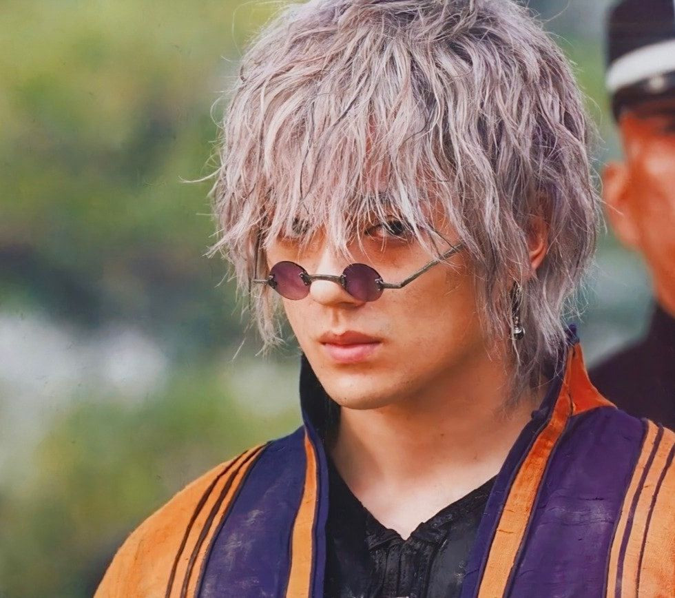 Sự nghiệp của ngôi sao 9X được săn đón hàng đầu xứ sở hoa anh đào ngày một bay cao. Vai diễn đột phá kiếm sĩ Yukishiro Enishi trong Rurouni Kenshin: The Final (2021) tạo tiền đề để Mackenyu Mỹ tiến.