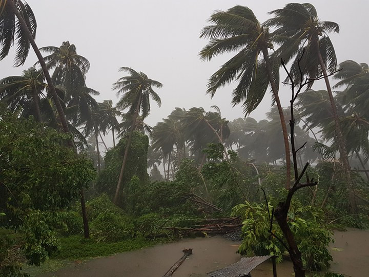 Nhiều người thiệt mạng vì bão Damrey quét qua ảnh 54