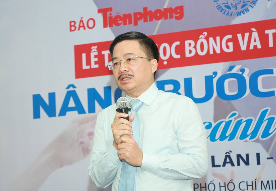Lễ trao học bổng và tọa đàm 'Nâng bước sinh viên-Chắp cánh tương lai' ảnh 18