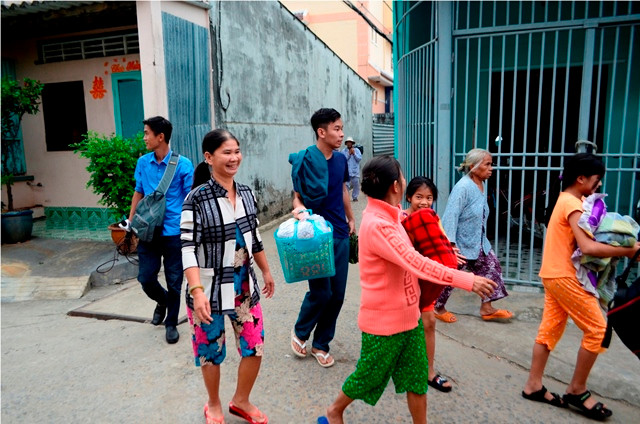 Nhiều người thiệt mạng vì bão Damrey quét qua ảnh 14