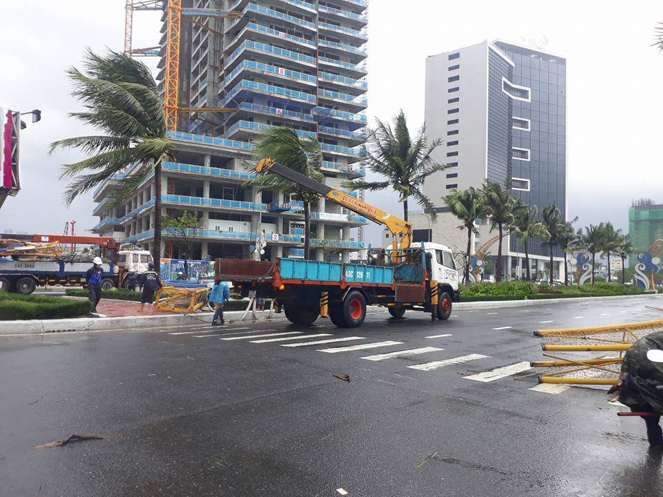 Nhiều người thiệt mạng vì bão Damrey quét qua ảnh 28