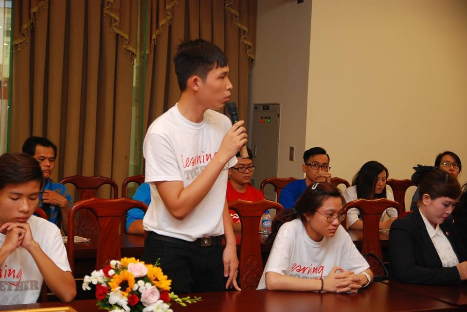 Lễ trao học bổng và tọa đàm 'Nâng bước sinh viên-Chắp cánh tương lai' ảnh 7