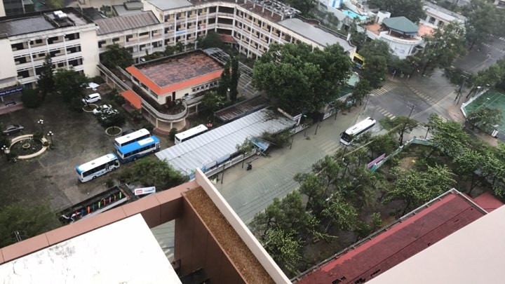 Nhiều người thiệt mạng vì bão Damrey quét qua ảnh 45