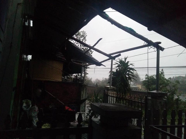 Nhiều người thiệt mạng vì bão Damrey quét qua ảnh 19