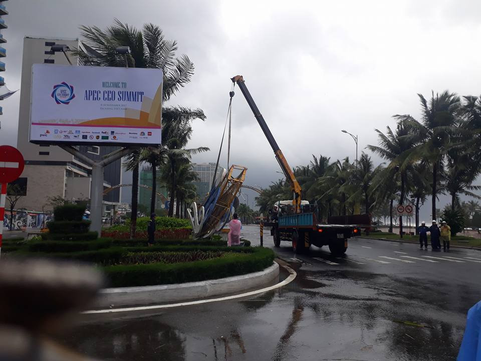 Nhiều người thiệt mạng vì bão Damrey quét qua ảnh 30