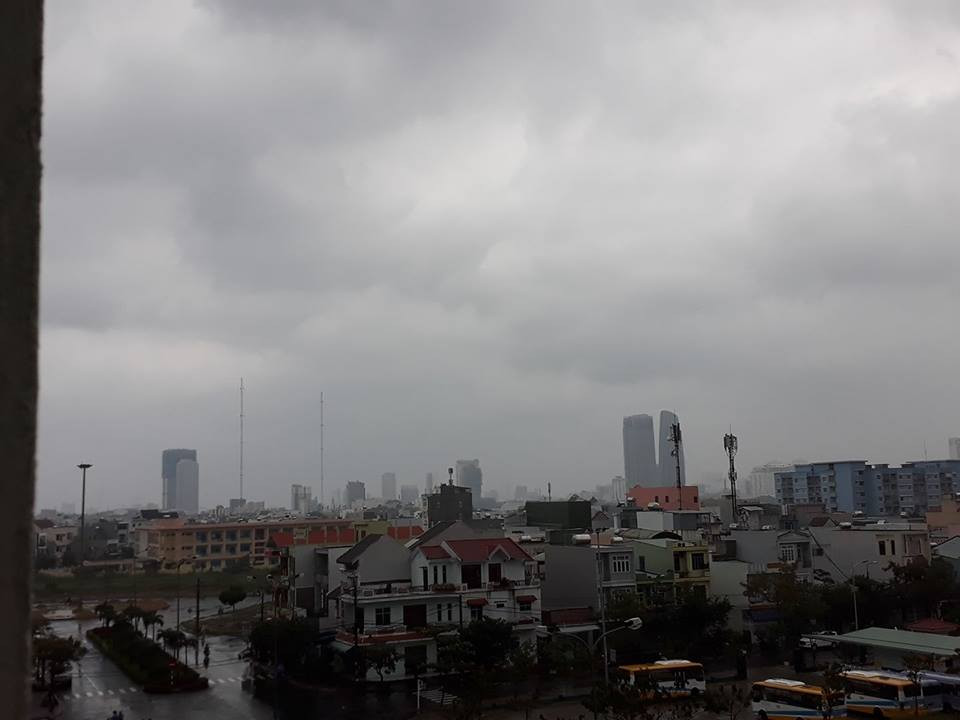 Nhiều người thiệt mạng vì bão Damrey quét qua ảnh 72