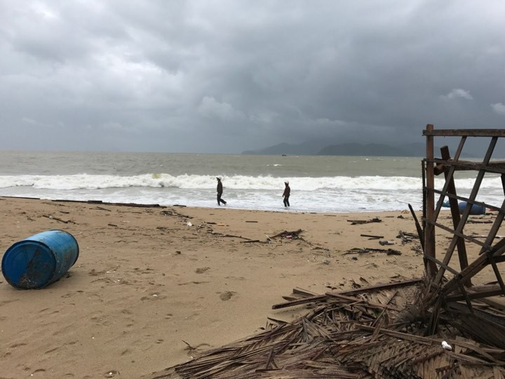 Nhiều người thiệt mạng vì bão Damrey quét qua ảnh 8