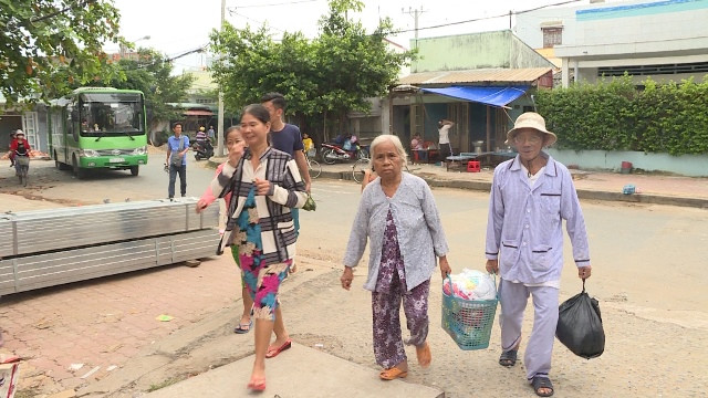 Nhiều người thiệt mạng vì bão Damrey quét qua ảnh 15