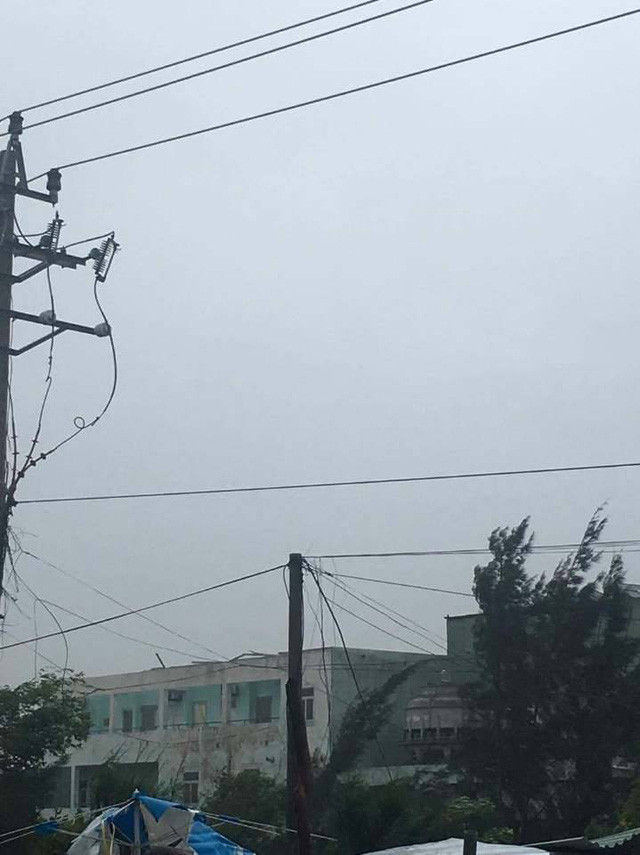 Nhiều người thiệt mạng vì bão Damrey quét qua ảnh 21