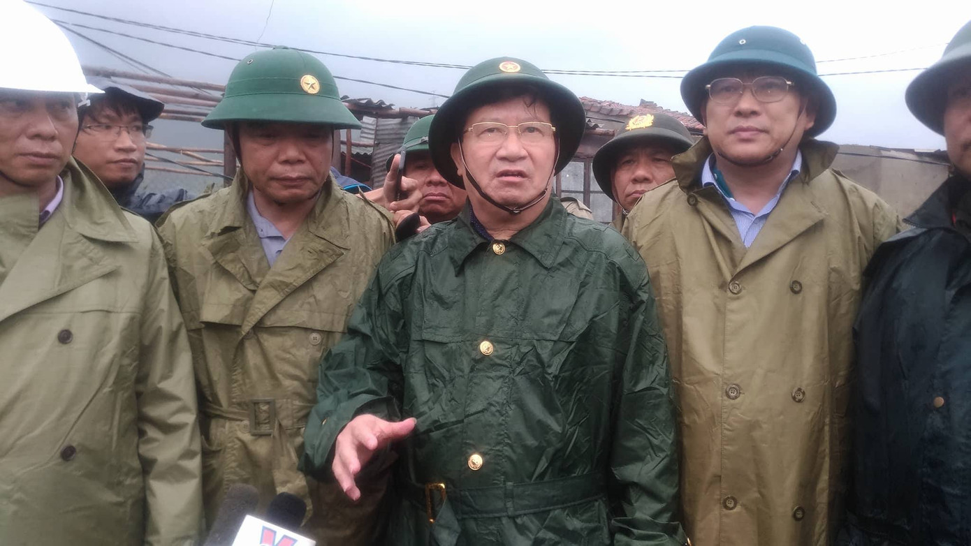 Nhiều người thiệt mạng vì bão Damrey quét qua ảnh 7