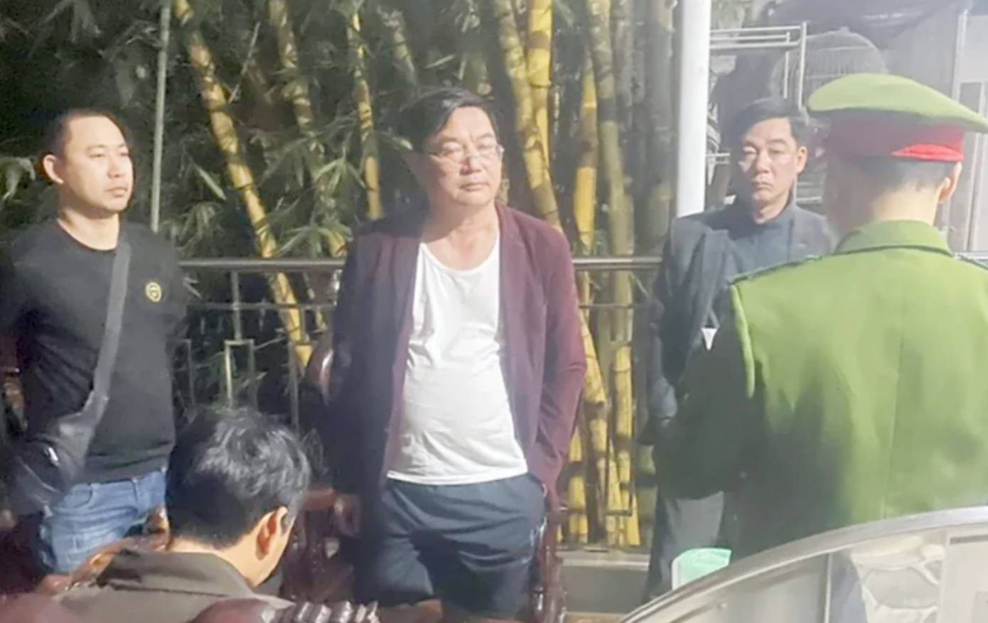 Vũ Đình Năm (giữa), Trưởng Văn phòng đại diện Tạp chí điện tử Môi trường và Đô thị Việt Nam tại Tây Nguyên. (Ảnh: CACC).