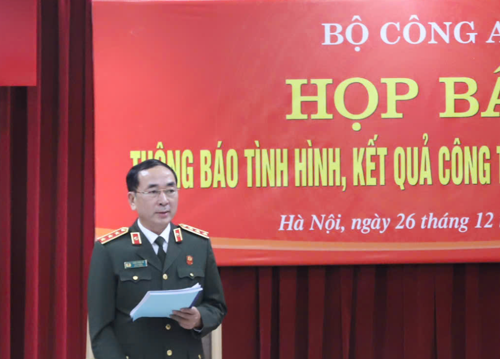 Thượng tướng Trần Quốc Tỏ, Thứ trưởng Bộ Công an chủ trì họp báo. Thượng tướng Trần Quốc Tỏ, Thứ trưởng Bộ Công an chủ trì họp báo.