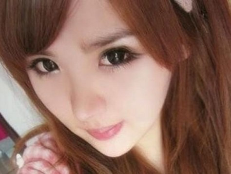 Cô gái trẻ xinh đẹp