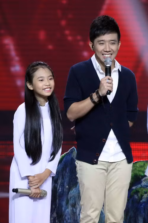 Trấn Thành và Phương Mỹ Chi trong Giọng hát Việt nhí - Ảnh: Độc Lập (Thanh Niên). Trấn Thành và Phương Mỹ Chi trong Giọng hát Việt nhí - Ảnh: Độc Lập (Thanh Niên)