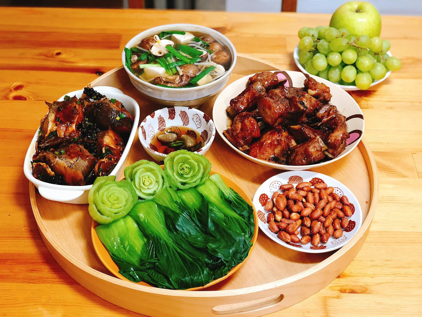 “Một chế độ dinh dưỡng khoa học hợp lý và cân đối có vai trò rất quan trọng với sức khỏe sản phụ sau sinh mổ. Điều này giúp người mẹ nhanh lành vết mổ, tránh nguy cơ nhiễm trùng, nhanh chóng hồi phục sức khỏe, kiểm soát được cân nặng và có nguồn sữa dồi dào để nuôi con bú”. Ảnh minh họa: Internet