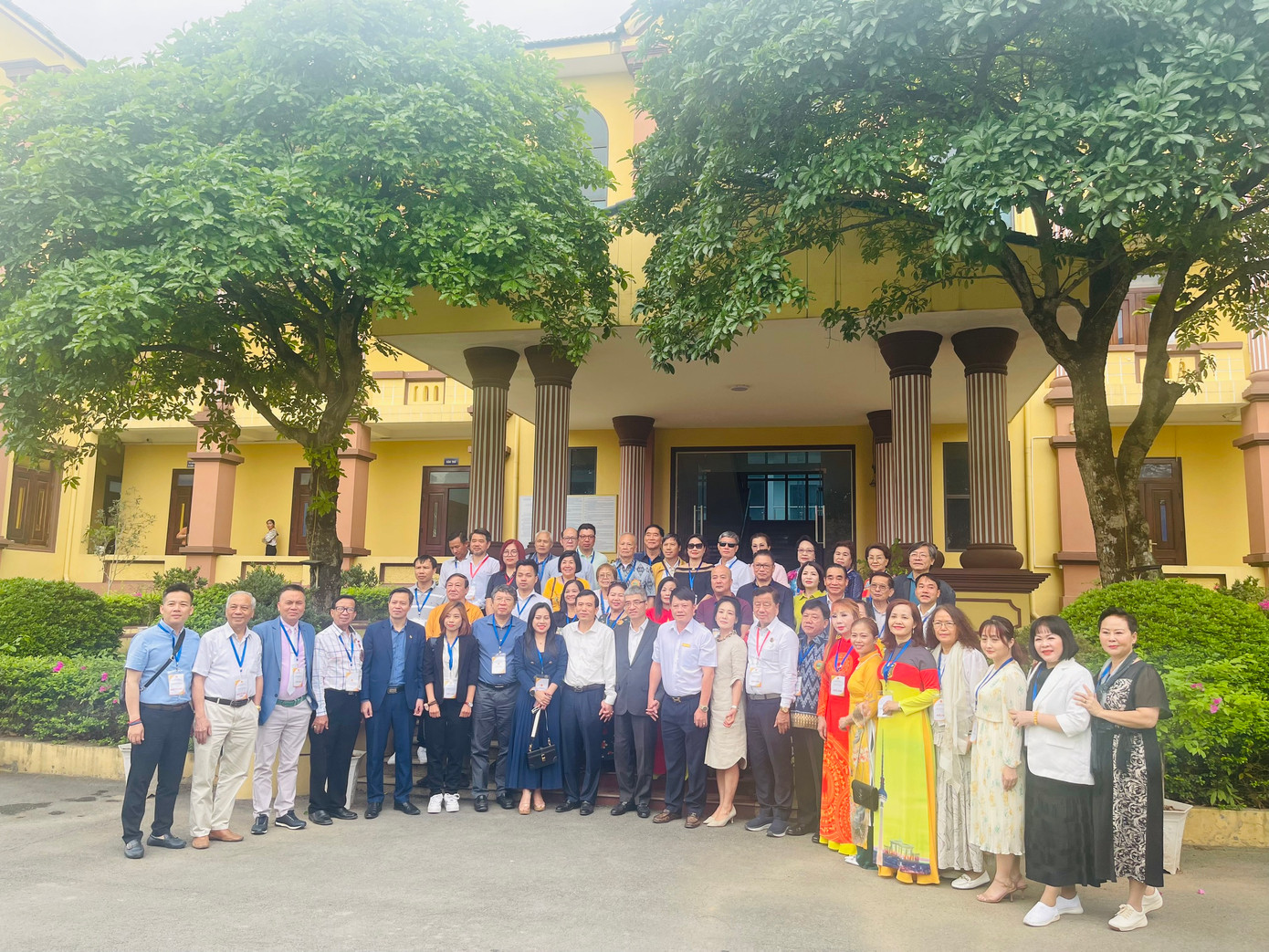 Đoàn kiều bào tại huyện Thanh Thủy, Phú Thọ. (Ảnh: L.A) Đoàn kiều bào tại huyện Thanh Thủy, Phú Thọ. (Ảnh: L.A)