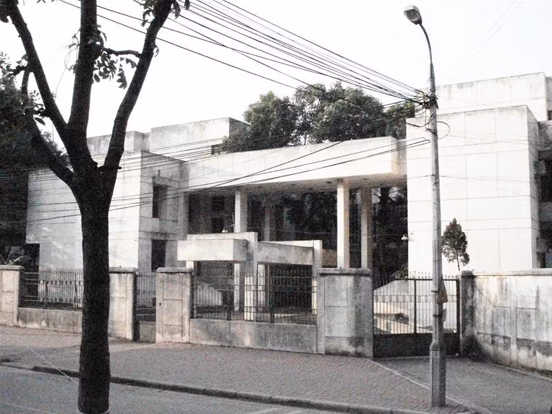 Khu nhà, đất tại địa chỉ số 300 Kim Mã có diện tích 3.200m2 do đại sứ quán nước ngoài tại Hà Nội quản lý