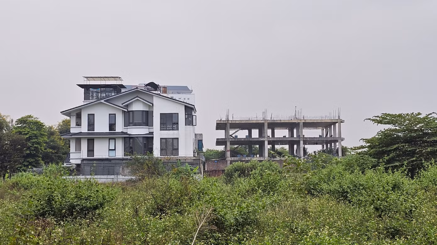 Tại các lô đất B1.2 – B1.4; B2.2 - B2.5; A1.1+ A1.3; A2.1-A2.7, nhà đầu tư hoàn chỉnh hồ sơ thiết kế cơ sở, trình cấp thẩm quyền thẩm tra, thẩm định theo quy trình quy định, làm cơ sở triển khai đầu tư xây dựng.