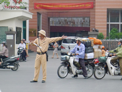 Thiếu úy Hoàng Minh Hiếu (Đội CSGT số 5)