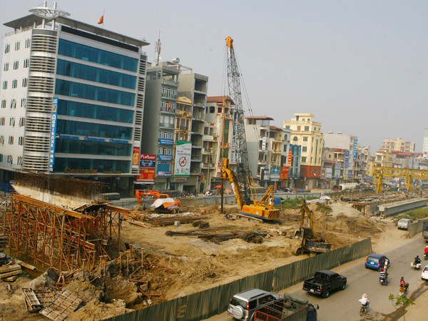 Đường Khuất Duy Tiến. Ảnh: Hồng Vĩnh