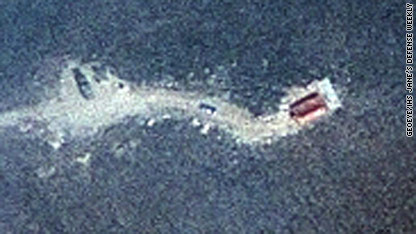 Một con đường mới vừa được hình thành gần bệ phóng.. Một con đường mới vừa được hình thành gần bệ phóng.