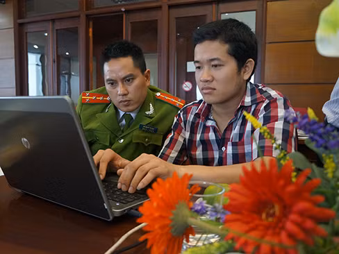 Đại úy