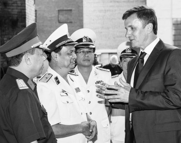 Ngày 30/7/2013 lãnh đạo Nhà máy Admiraltei verfi thông báo sẽ bàn giao tàu ngầm Hà Nội cho Hải quân Việt Nam vào tháng 11/2013