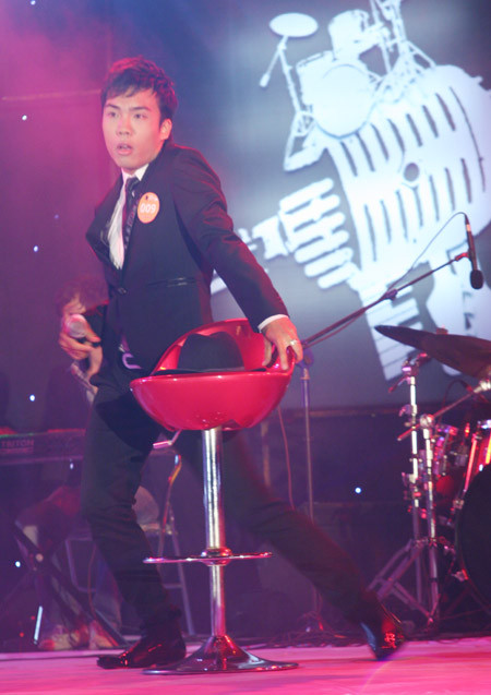 Lê Vũ Bình đạt giải Phong cách với phần thể hiện bài 