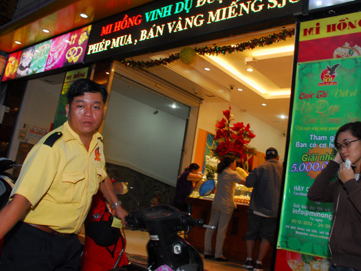 “Được cấp phép mua bán vàng miếng SJC” - điều đó đã trở thành niềm vinh dự của một tiệm vàng!