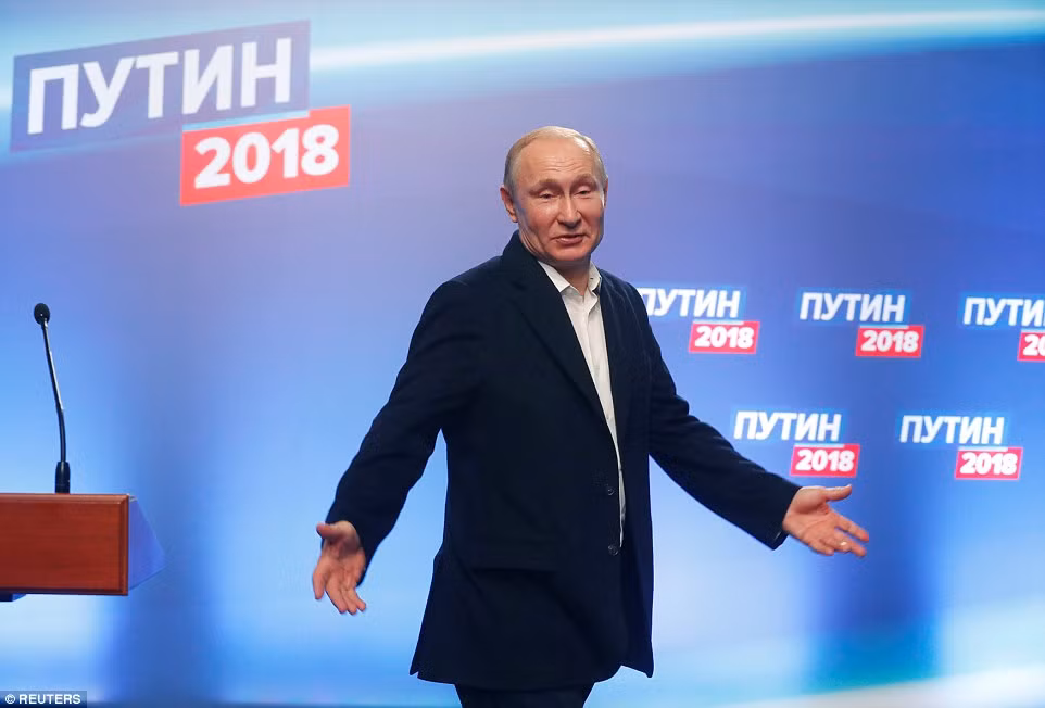 Vladimir Putin – Từ sĩ quan KGB tới ông chủ Điện Kremlin ảnh 5 Vladimir Putin – Từ sĩ quan KGB tới ông chủ Điện Kremlin ảnh 5