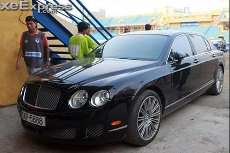 Bầu Kiên hay đánh con bentley tới sân Hàng Đẫy xem Hà Nội ACB thi đấu. Bầu Kiên hay đánh con bentley tới sân Hàng Đẫy xem Hà Nội ACB thi đấu