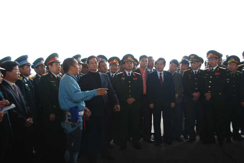 Ngày 26-1-2013 Thủ tướng Nguyễn Tấn Dũng đến thăm và làm việc với Đoàn không quân Yên Thế 