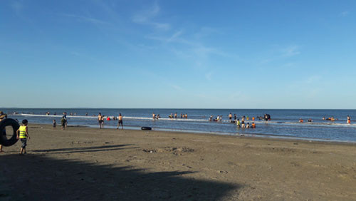 Phát thông báo tìm nhân thân của thi thể trôi dạt ven biển Nghệ An ảnh 1